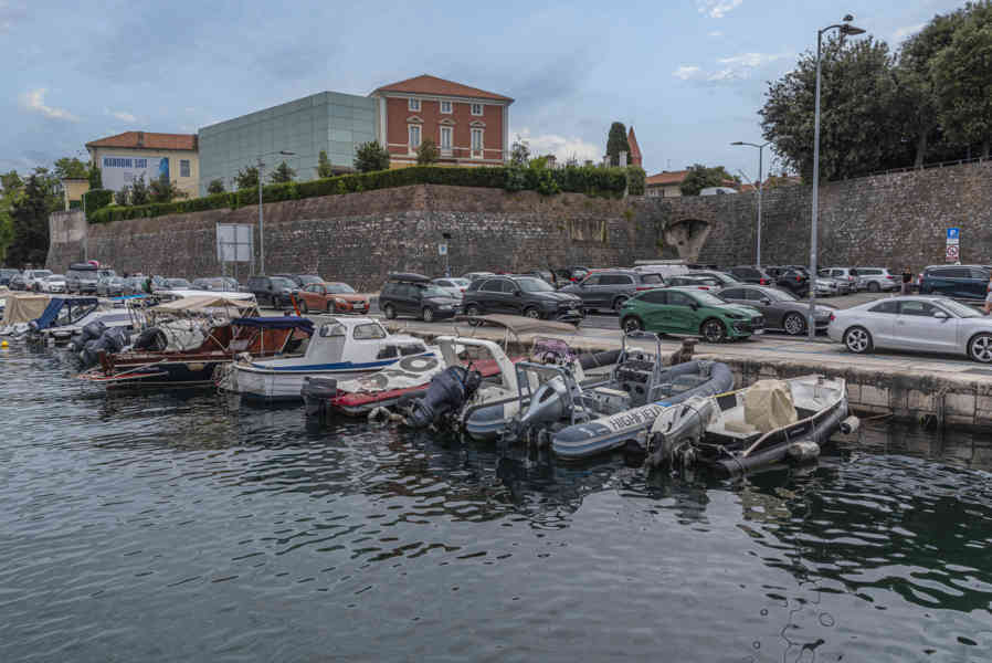 Croacia - Zadar 66 - murallas Venecianas y puerto.jpg